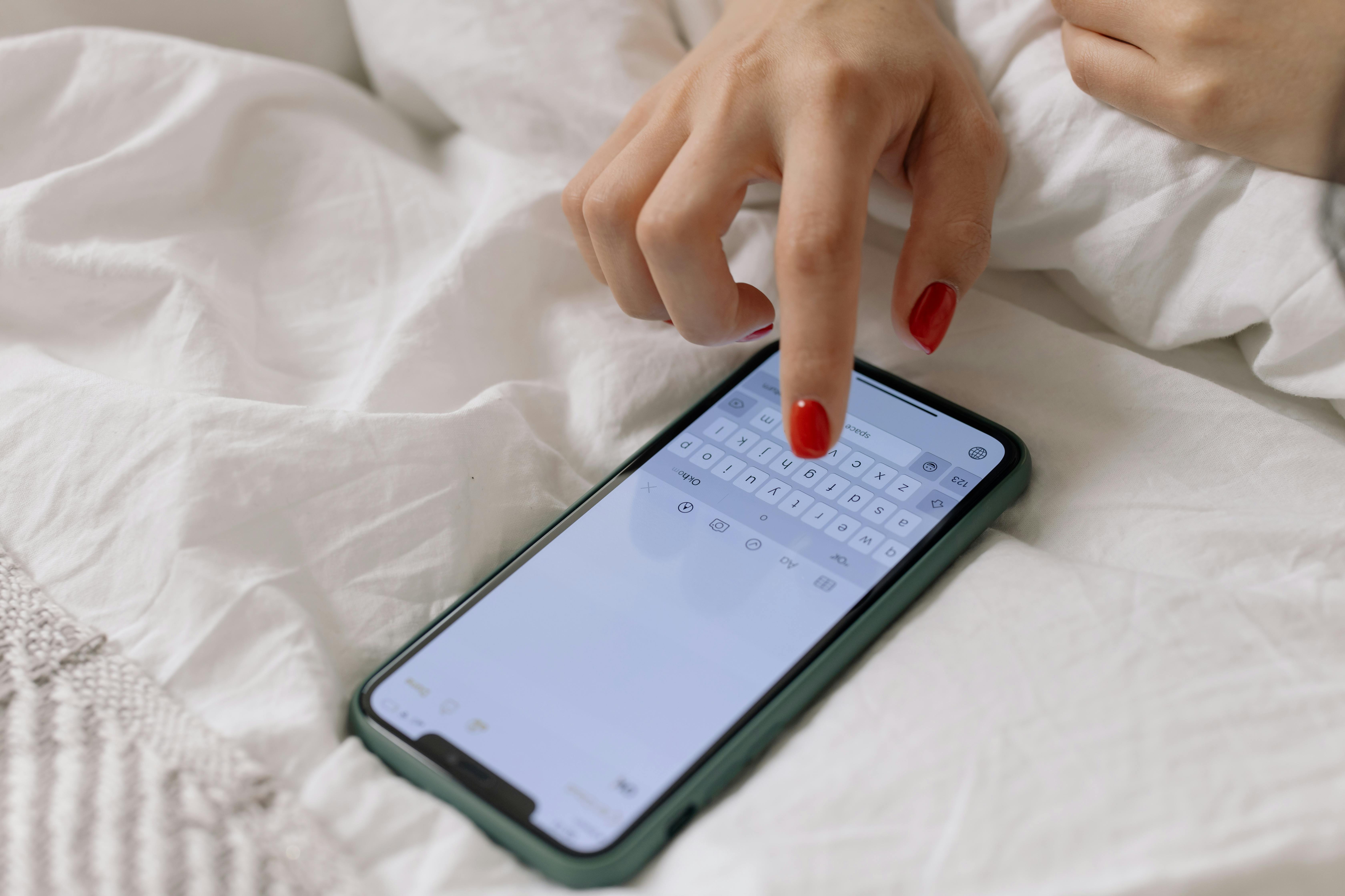 Top Benefits of Using a Therapy App on iOS for Mental Wellness — Photo by cottonbro studio on Pexels