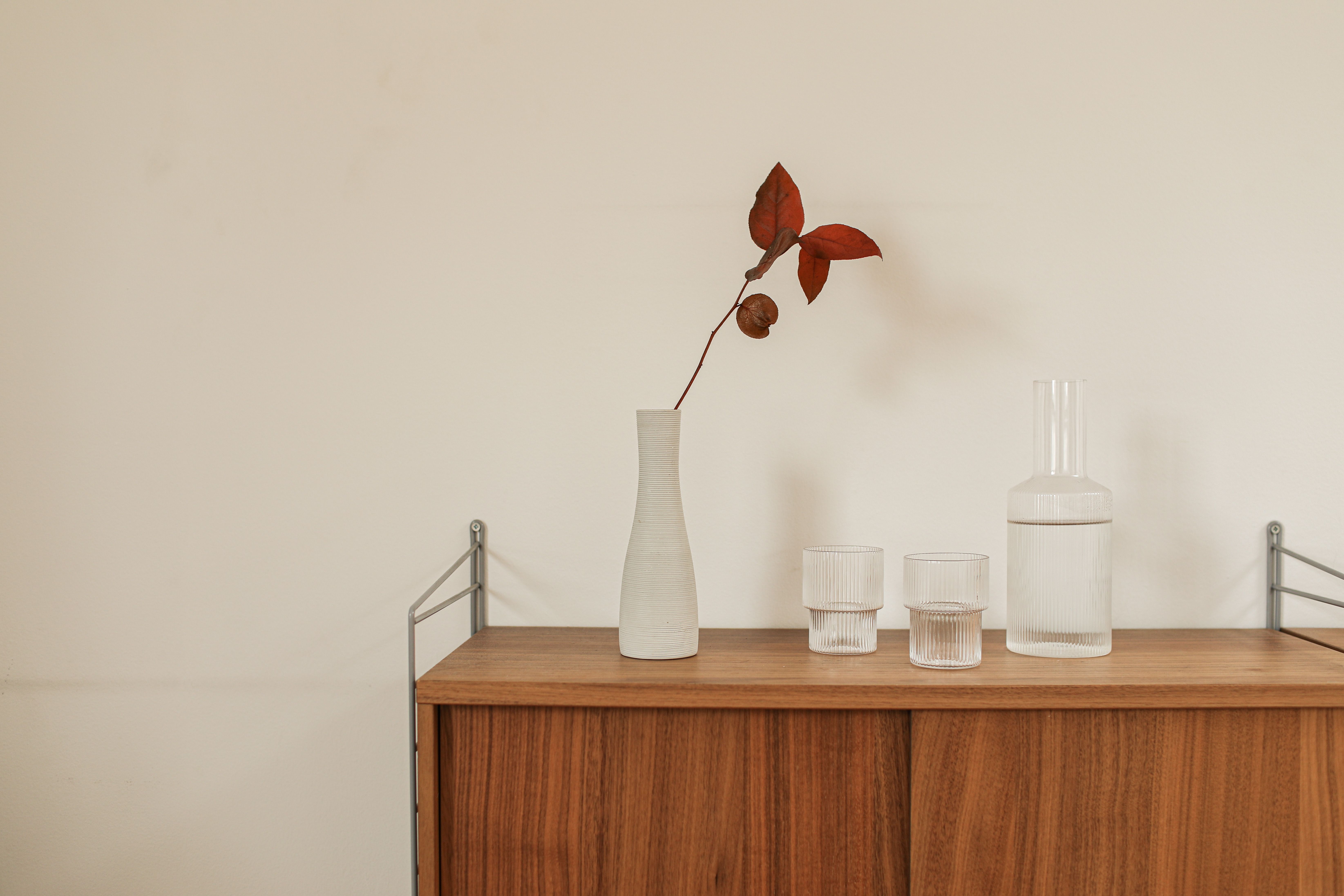 La poétique du rangement invisible pour votre foyer