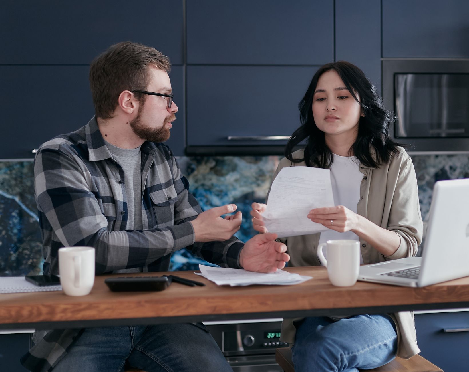 Roth IRA Funding Debate: $800,000 Parental Influence Discussed