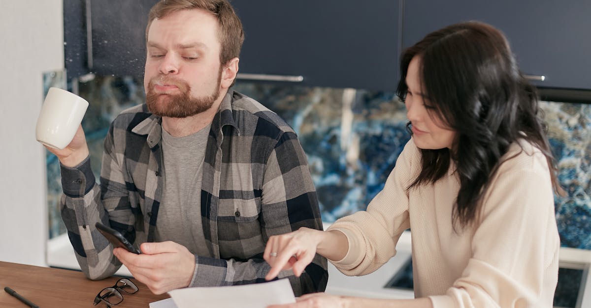 家庭支出微幅上升,旅遊開銷明顯縮減,生活開支更趨審慎