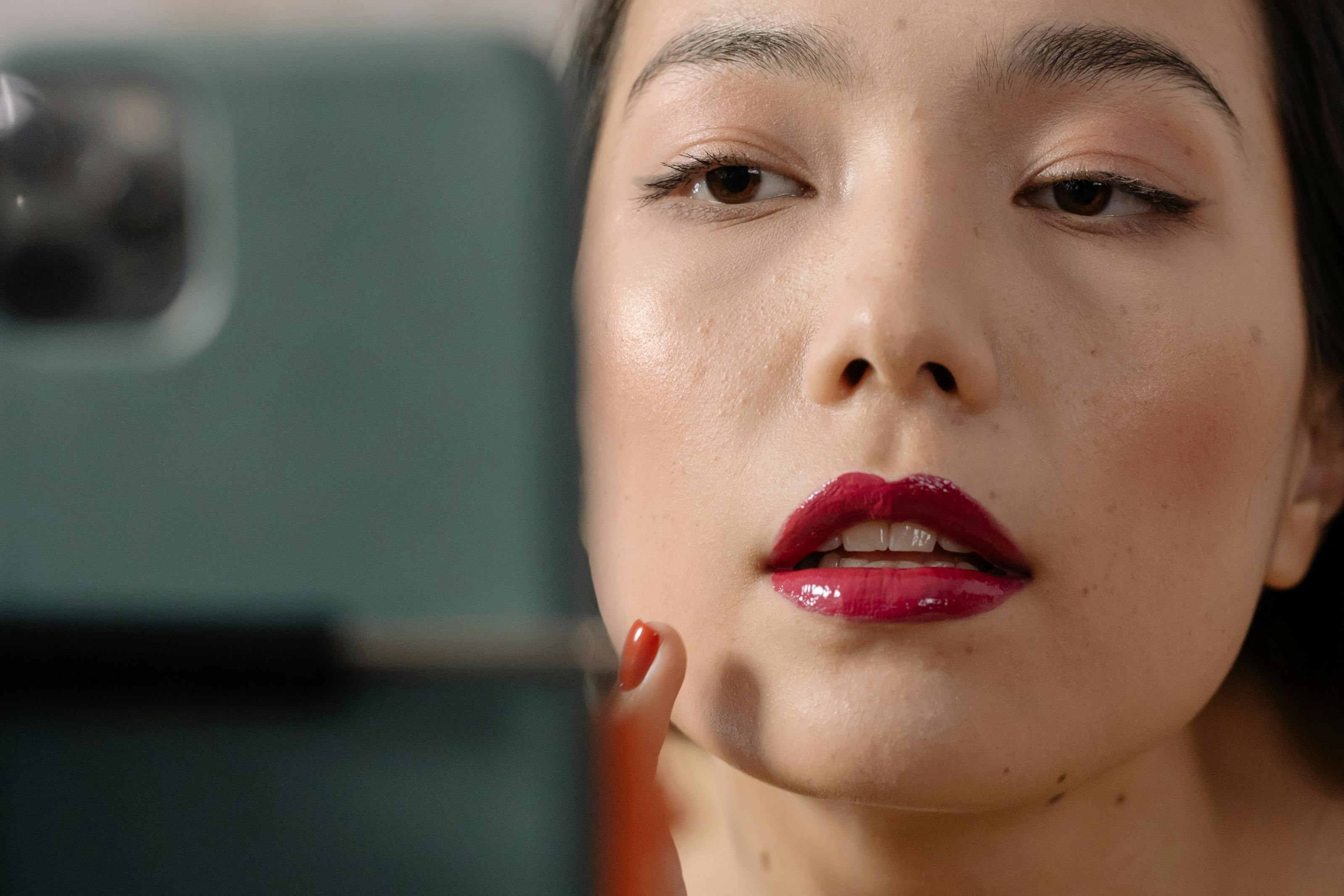 The Best Peel-Off Lip Stains: Long-Lasting & Vibrant