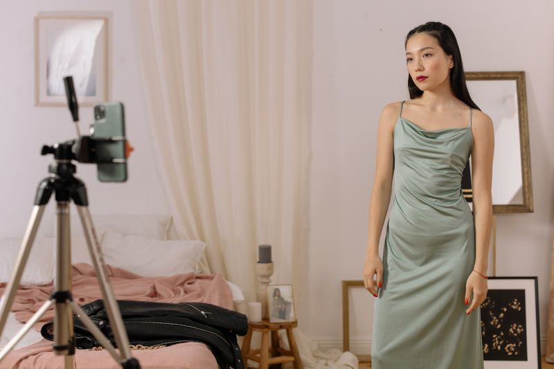 ต้องการนางแบบ / Influencer ต้องการนางแบบ / Influencer