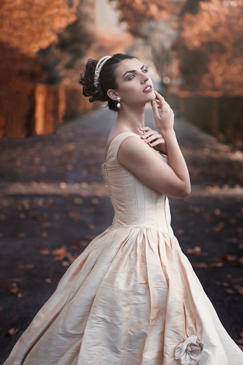 Foto profissional grátis de atraente, beca, casamento