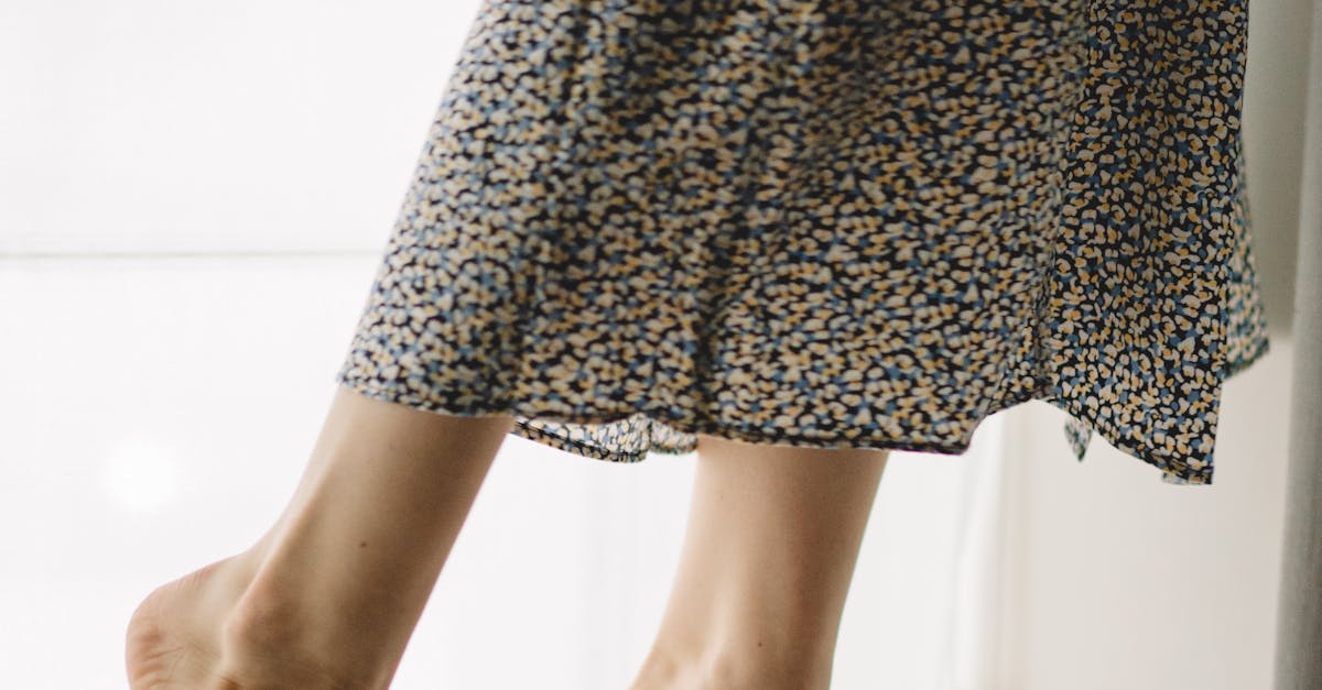 Why do my feet smell like vinegar Reddit