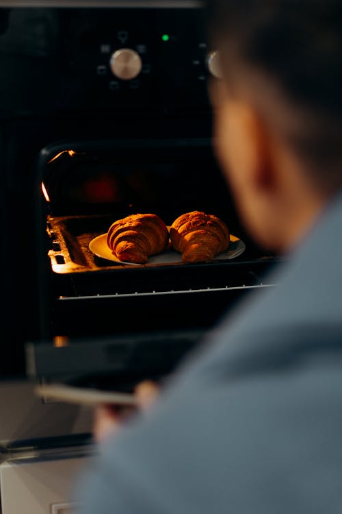 Foto profissional grátis de alimento, assados, croissant