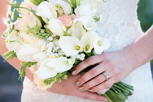婚禮, 戒指, 握住 的 免費圖庫相片
