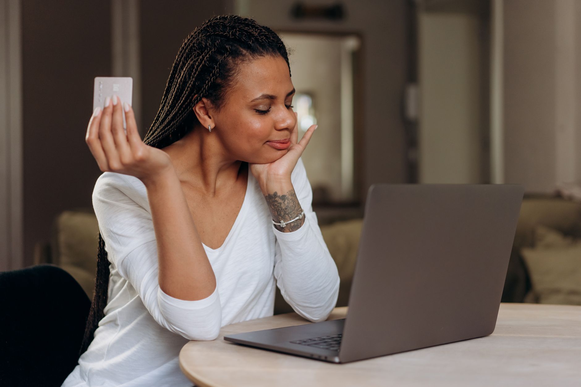 A buyer confidently completing an online coaching purchase, representing the trust that clear checkout design builds