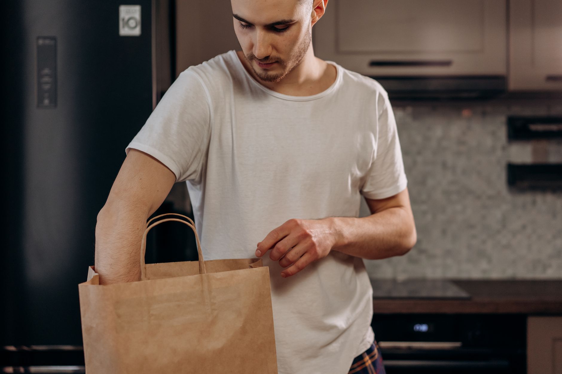 Bán hàng qua GrabMart, ShopeeFood, Gojek cho tiệm tạp hóa: Xu hướng mới của kênh GT