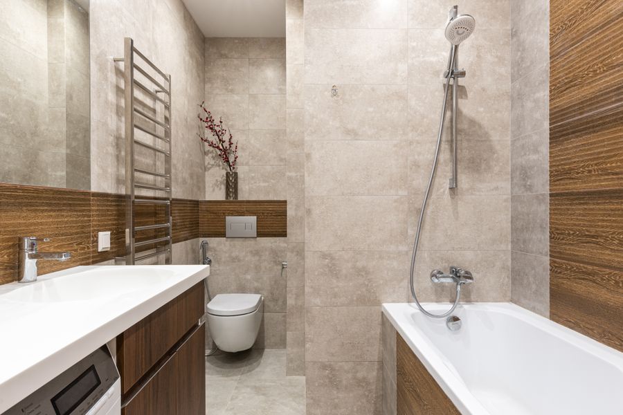 Tamamlanmış banyo ve WC sıhhi tesisat uygulaması