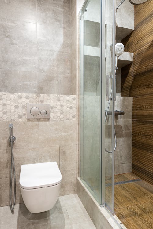 Foto de stock gratuita sobre adentro, baño, bidé, cabina de ducha, diseño  de interiores, ducha, inodoro, tiro vertical, váter