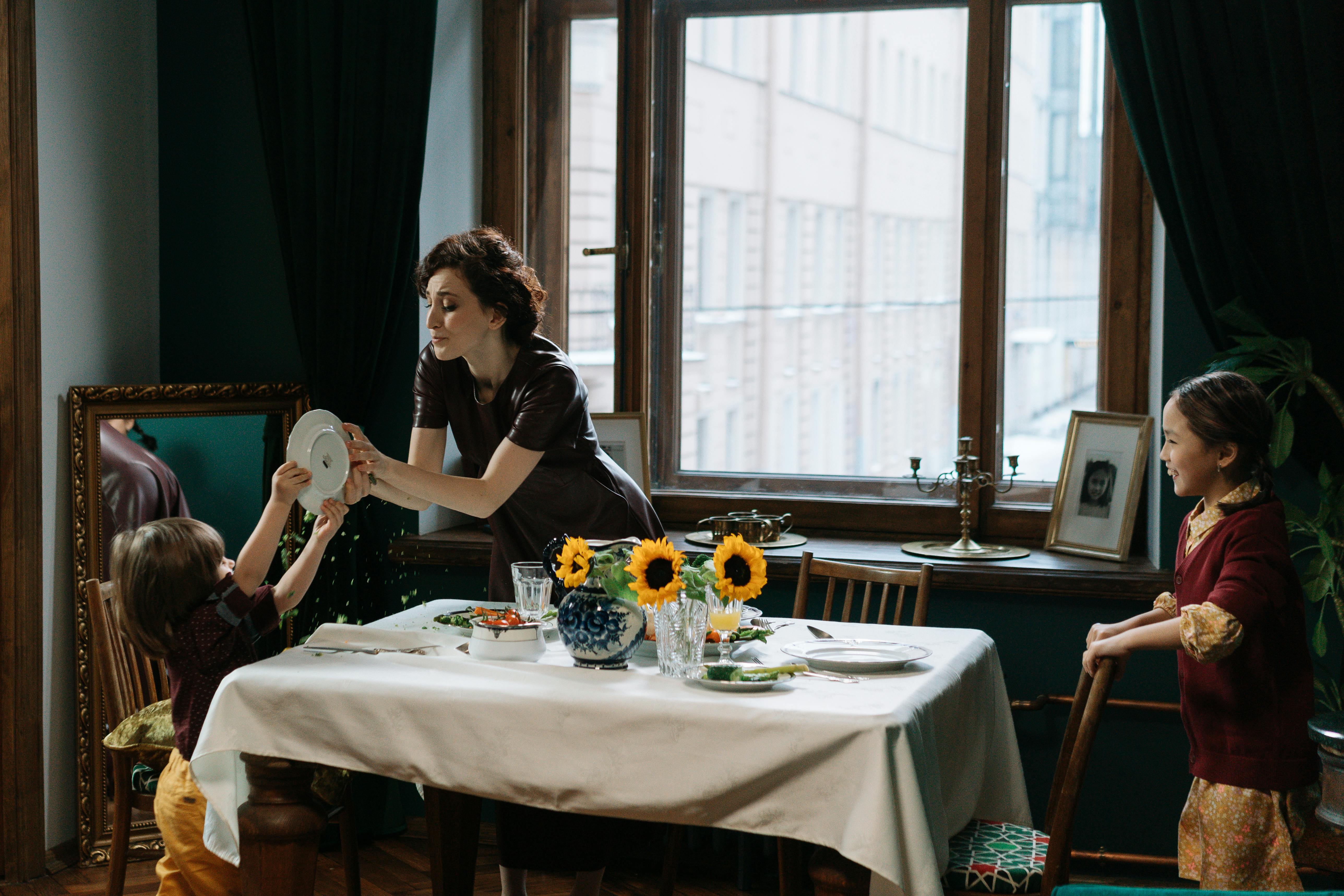 Miss Manners: Why must I go along with these farcical ‘wedding’ events when couple is already married? — Photo by cottonbro s