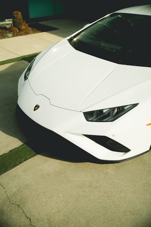 White Lamborghini Aventador 