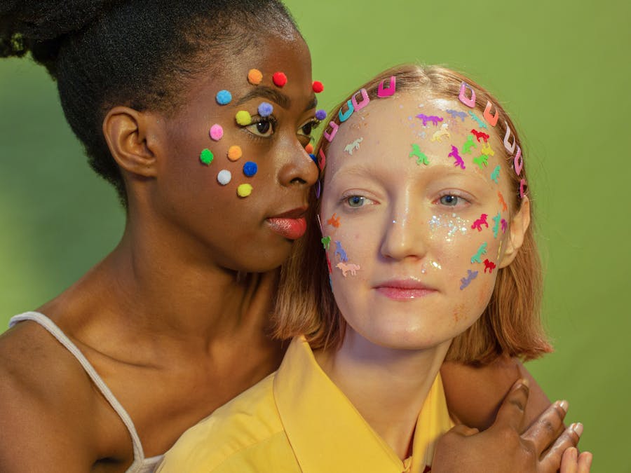 How many Americans make over $300,000?