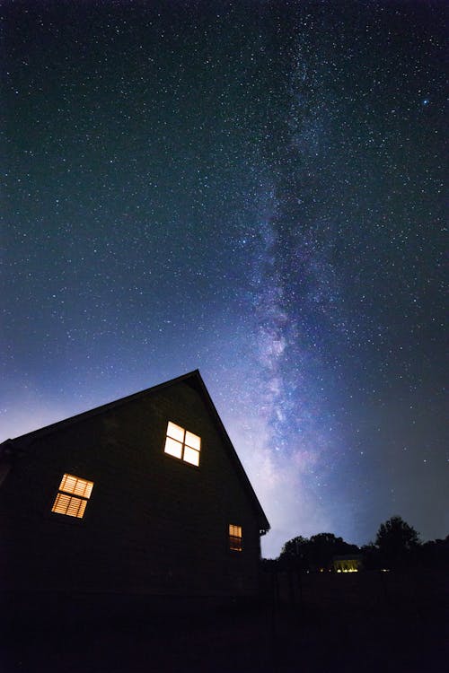 Gratis arkivbilde med galakse, himmel, hus