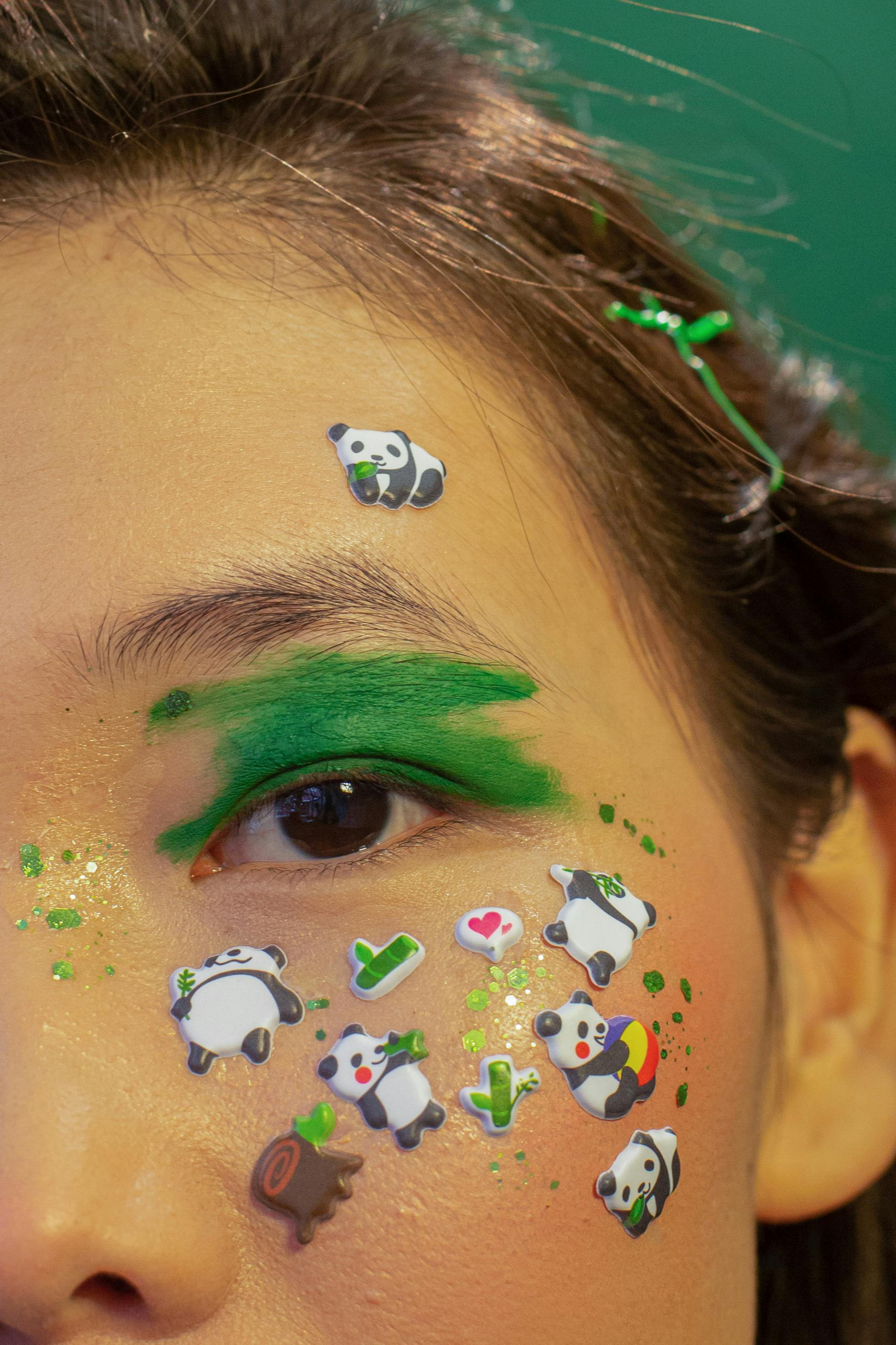 Crop ethnic female model with funny face stickers and bright makeup in studio · Free Stock Photo Crop ethnic female model with funny face stickers and bright makeup in studio · Free Stock Photo