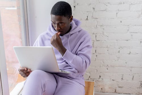 Gratis stockfoto met aanraken gezicht, afgelegen, Afro-Amerikaanse man