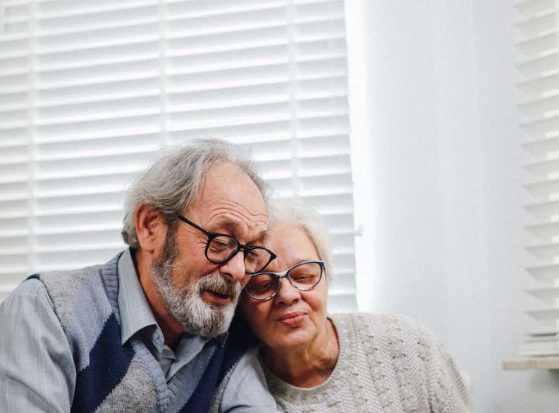 Online dating: starting a conversation on a niche platform