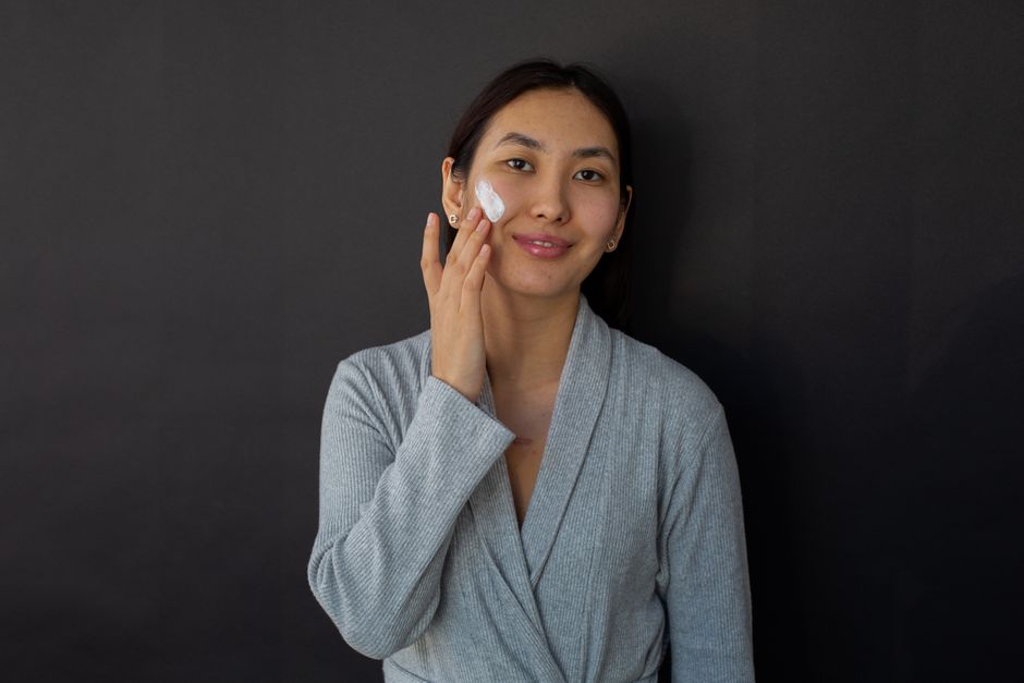 The Exact Order to Apply Skincare Products (2026 Guide)