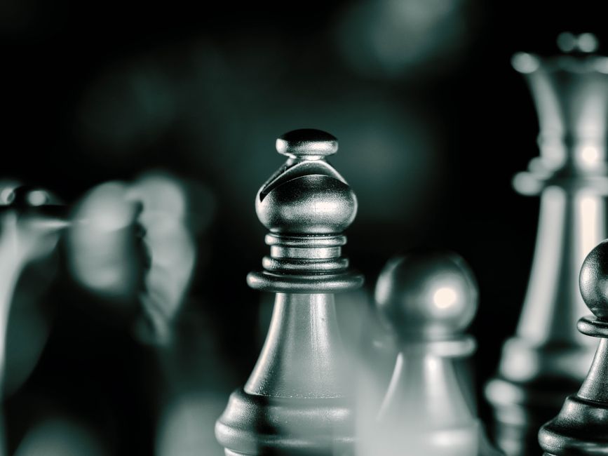 chess board pieces strategy