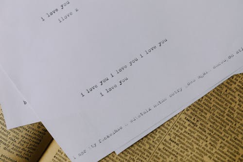 A Bond Paper with I Love You Text