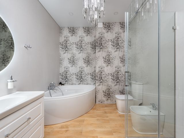 Custom tile surrounds