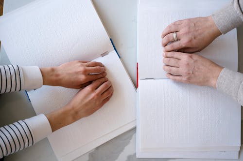 Immagine gratuita di avvicinamento, braille, cecità