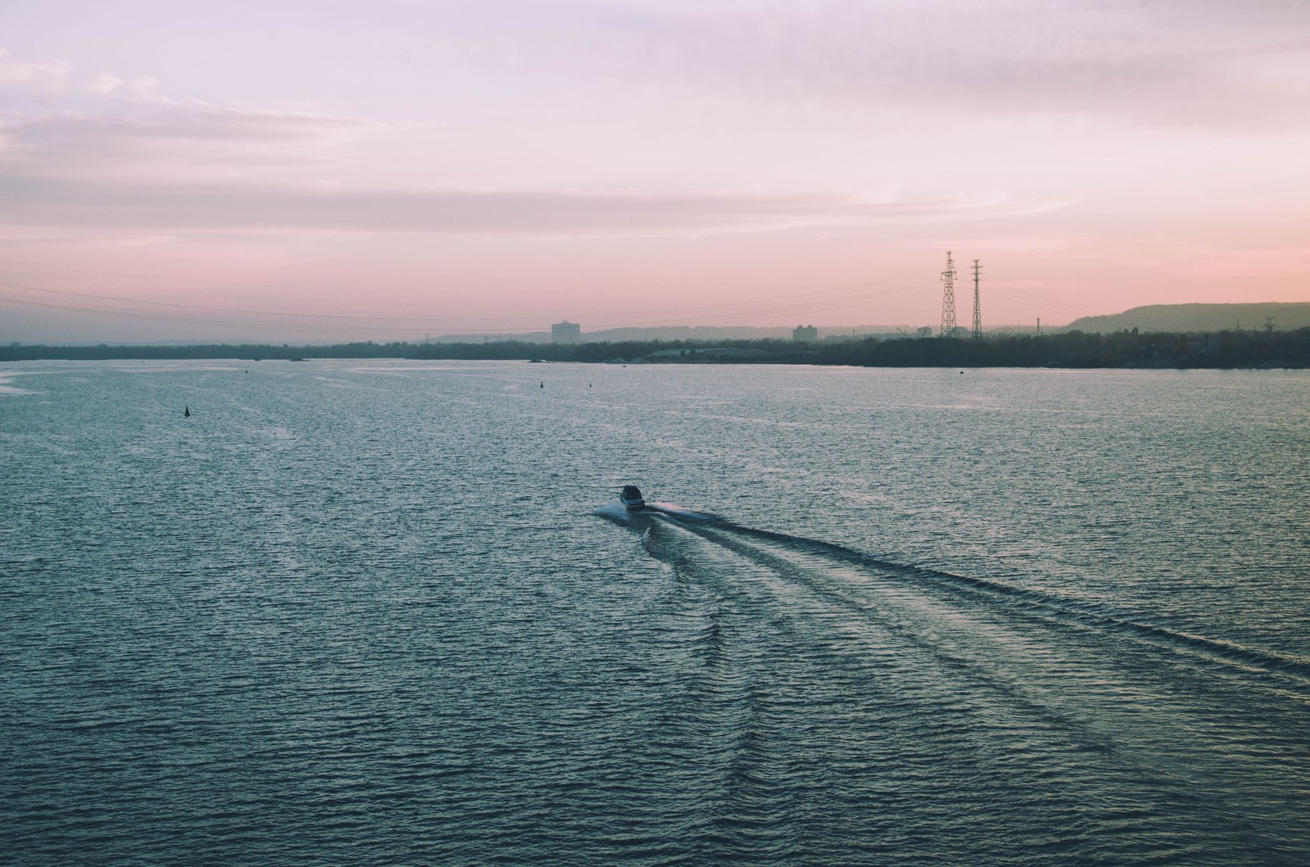 Suez Canal shipping lane amid China-Egypt trade agreement