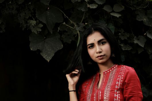 The Gold Jewellery Trend Bollywood Brides Are Wearing Under 10000