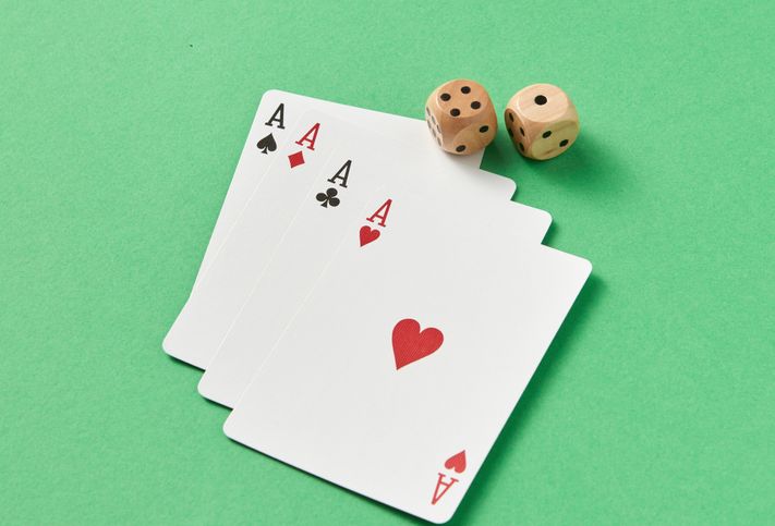 Online Casino: Spielautomaten und Live-Spiele im Überblick
