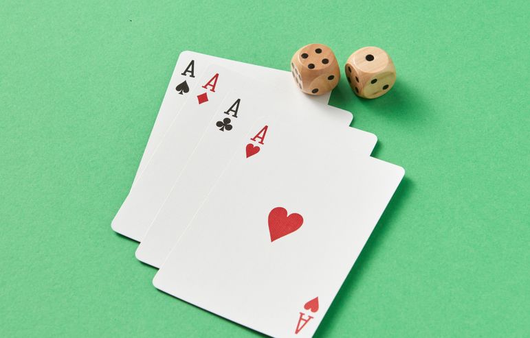 Online Casino: Spielautomaten und Live-Spiele im Überblick