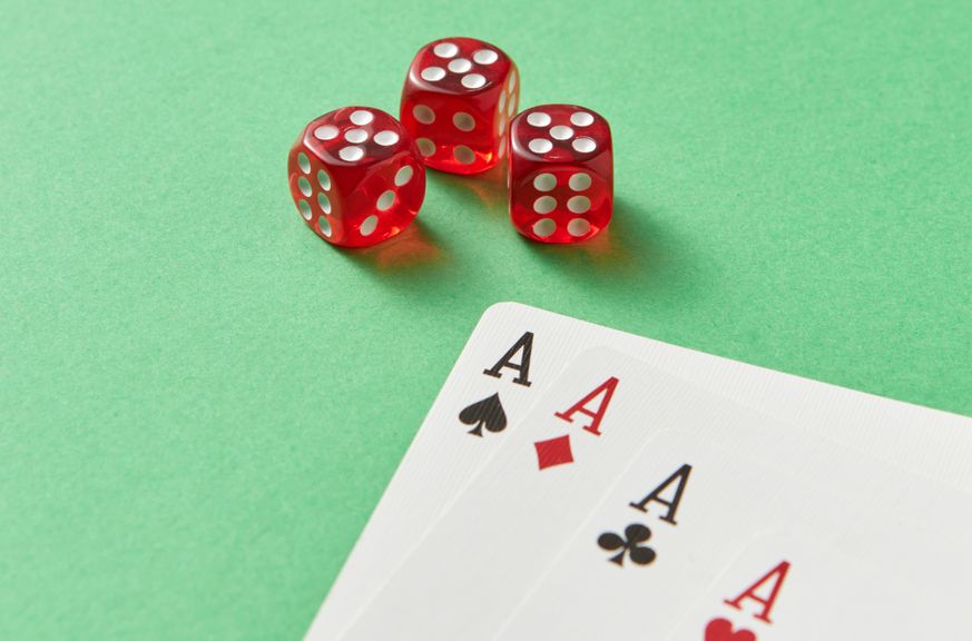 Online Casino: Spielautomaten und Live-Spiele im Überblick