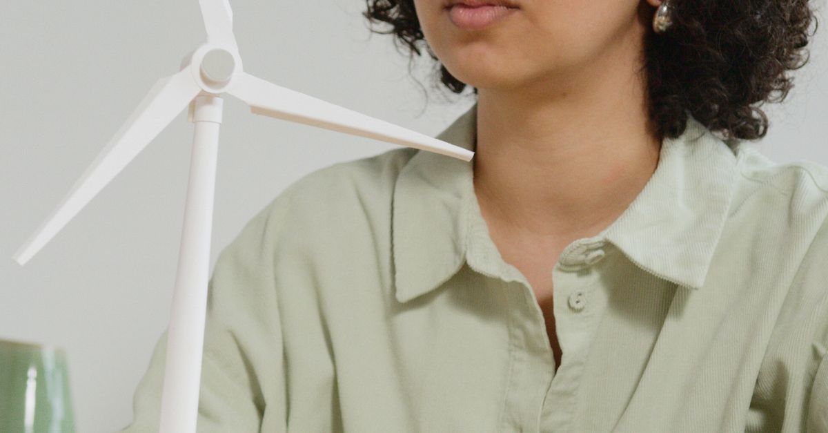 Omán: casos de RSE que impulsan formación técnica y transición energética responsable Omán: casos de RSE que impulsan formación técnica y transición energética responsable
