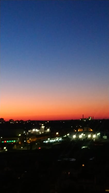 밤에 활기찬 도톤보리 거리