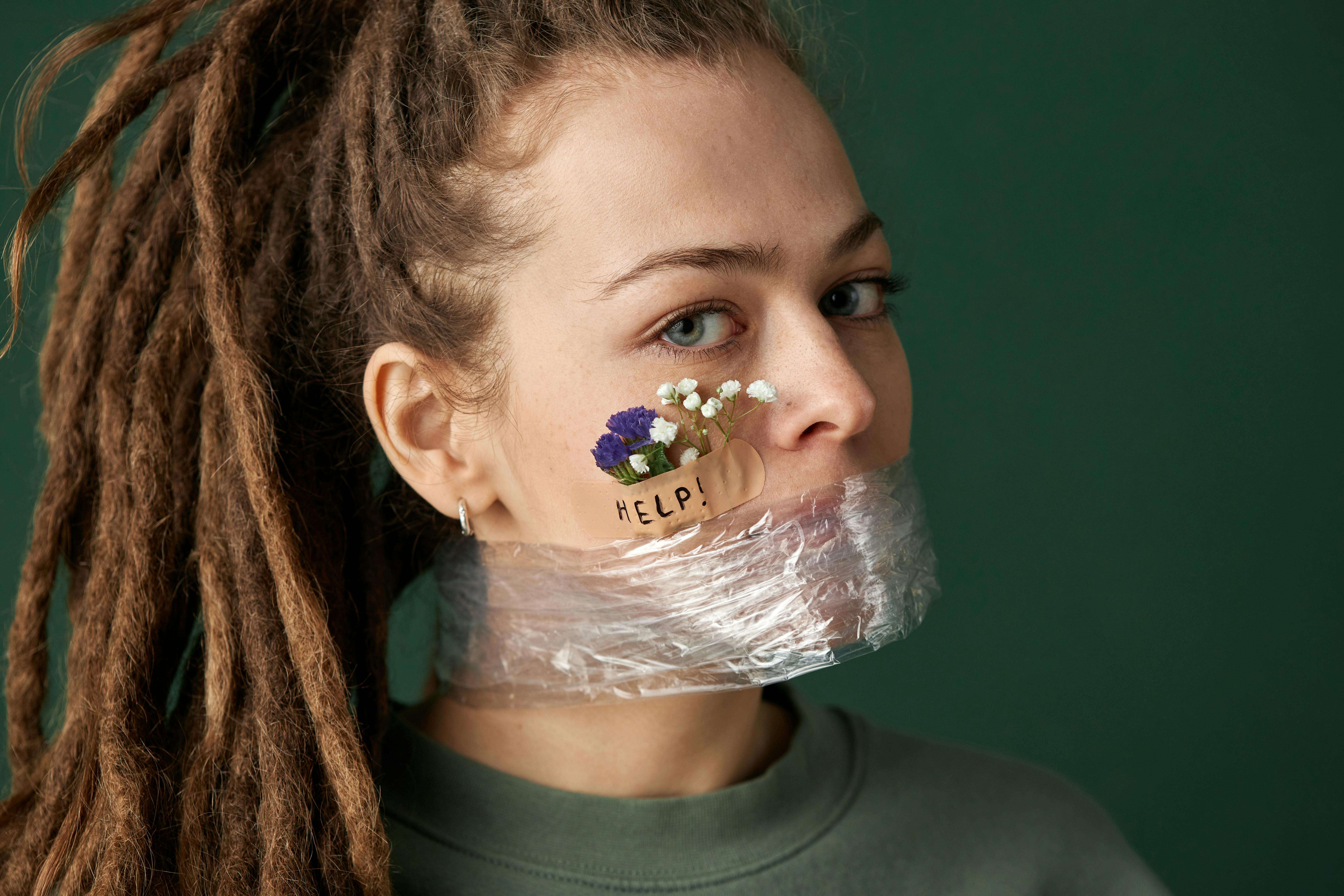 Great Cover Up Helps With Dark Circles Shadows And Puffy Eyes