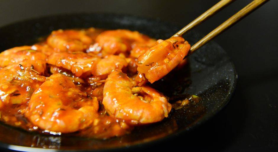 spicy sauce shrimp closeup
