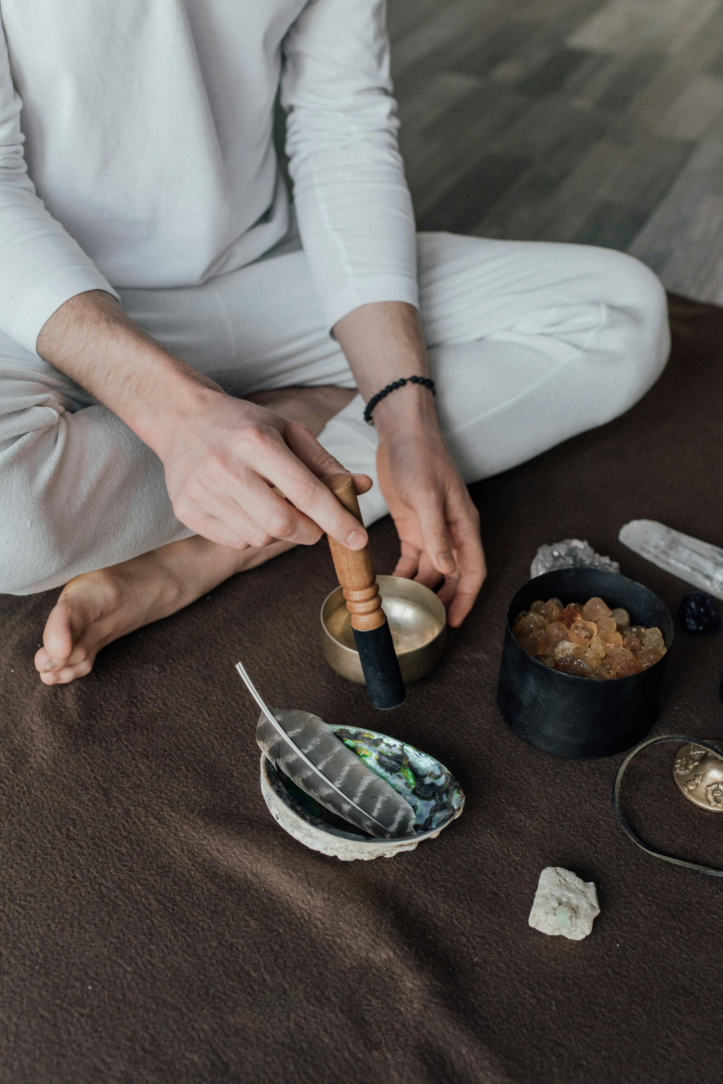 De franc Una Persona Que Utilitza Un Mètode Alternatiu Per Al Benestar Foto d'estoc