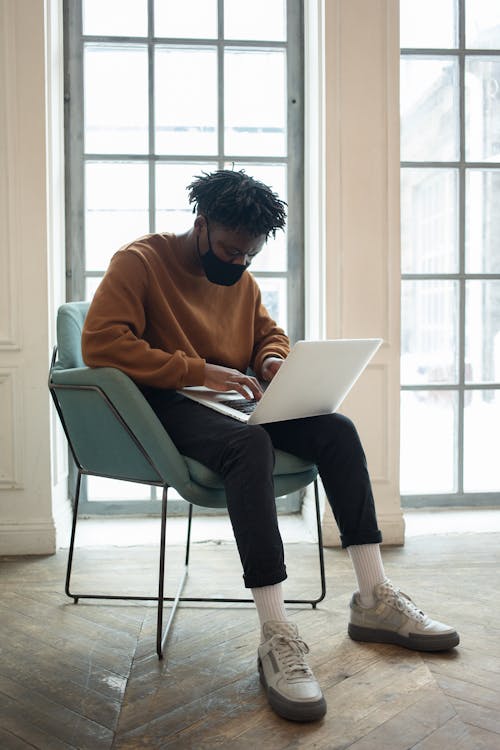 Kostenloses Stock Foto zu afroamerikanischer mann, arbeit, arbeiter