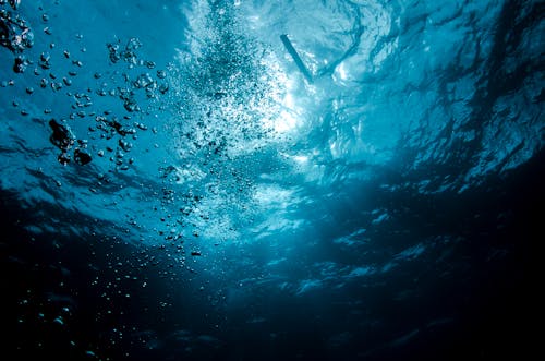 mavi deniz, mavi okyanus, Mavi su içeren Ücretsiz stok fotoğraf