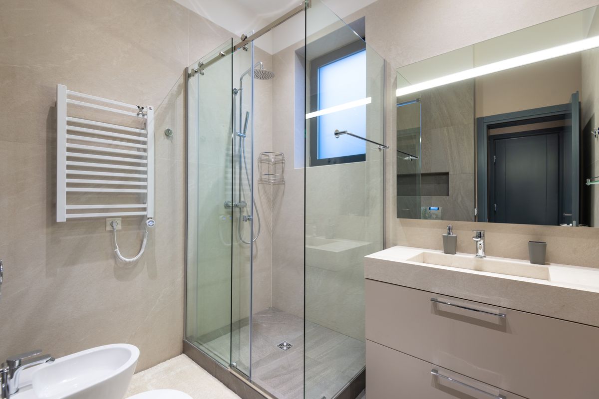 Rénover une salle de bain : le guide pas à pas - 5. Installer les équipements et réussir les finitions