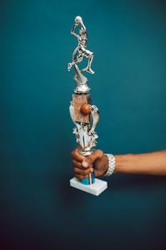 Agar Malwa MP rewarded after a shocking large jewel heist.  News report on MP crime and reward.