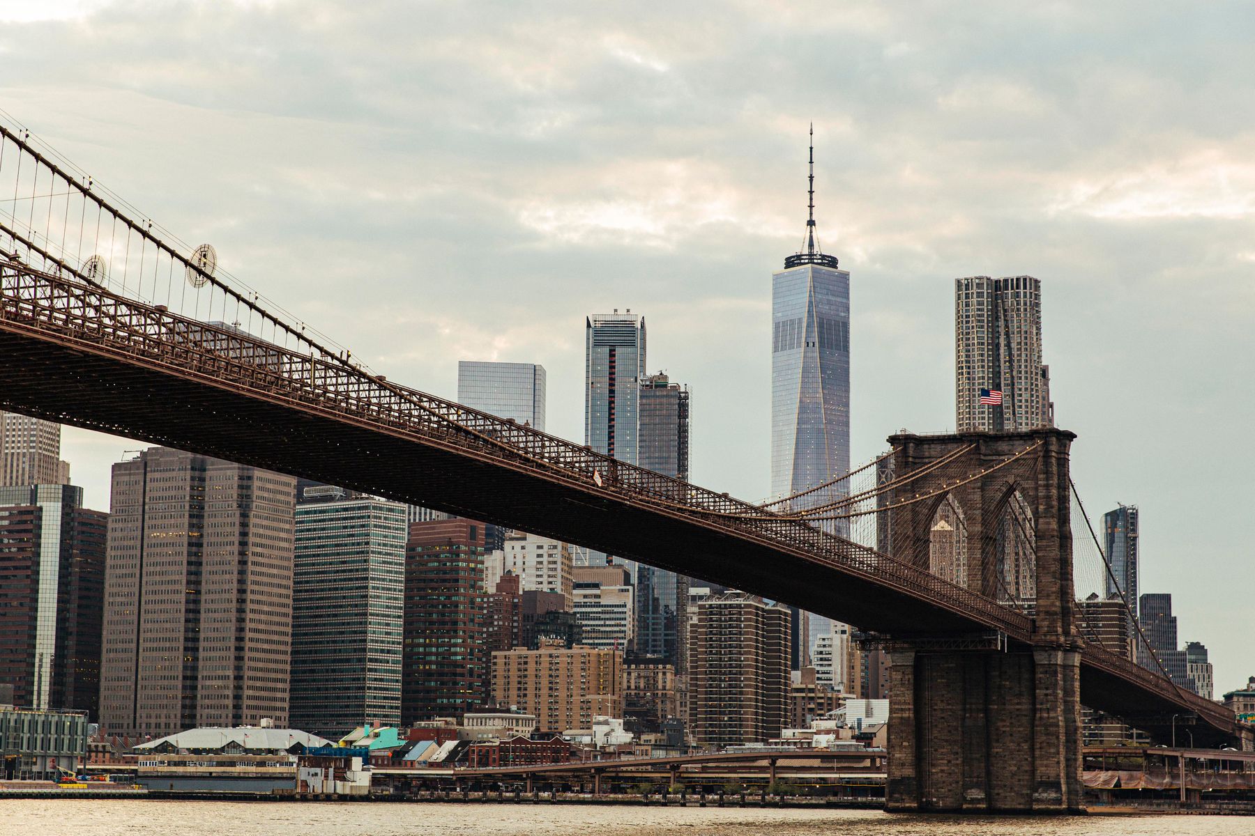 Brooklyn Bridge and the Lower Manhattan skyline in New York City