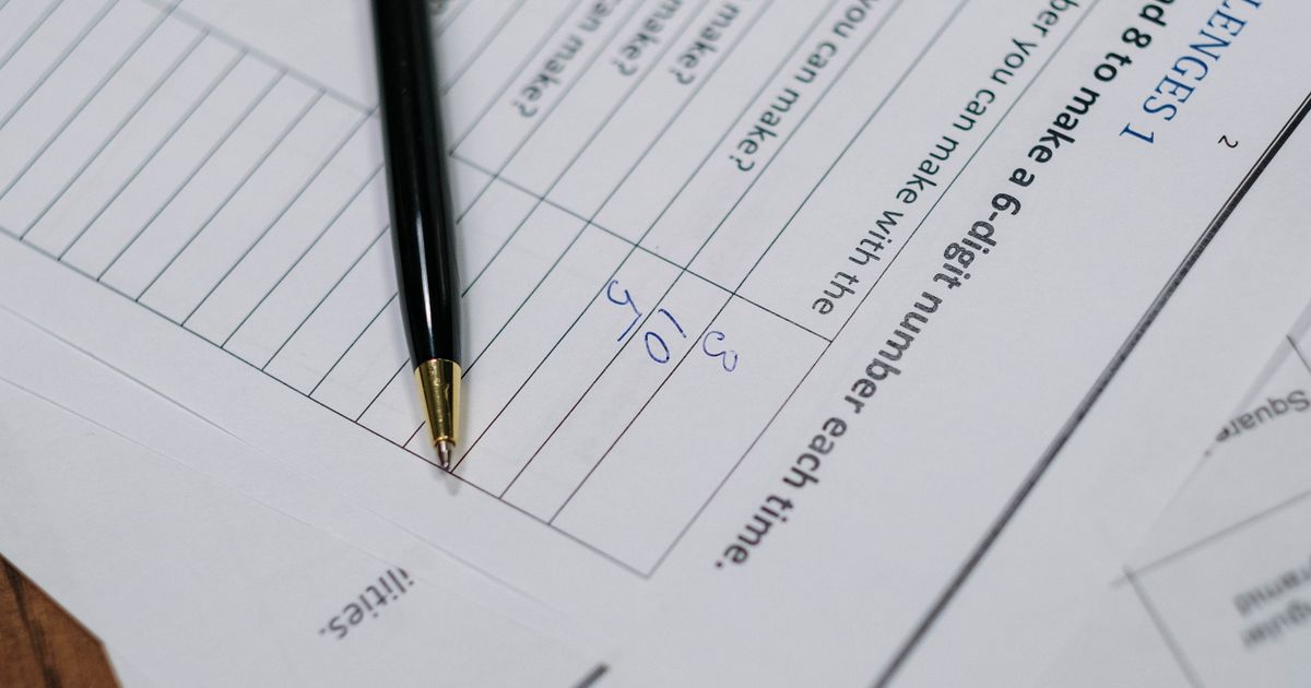 Chuẩn hoá chấm tự luận Ngữ văn: năm cơ chế giữ cho hai giám khảo không lệch điểm