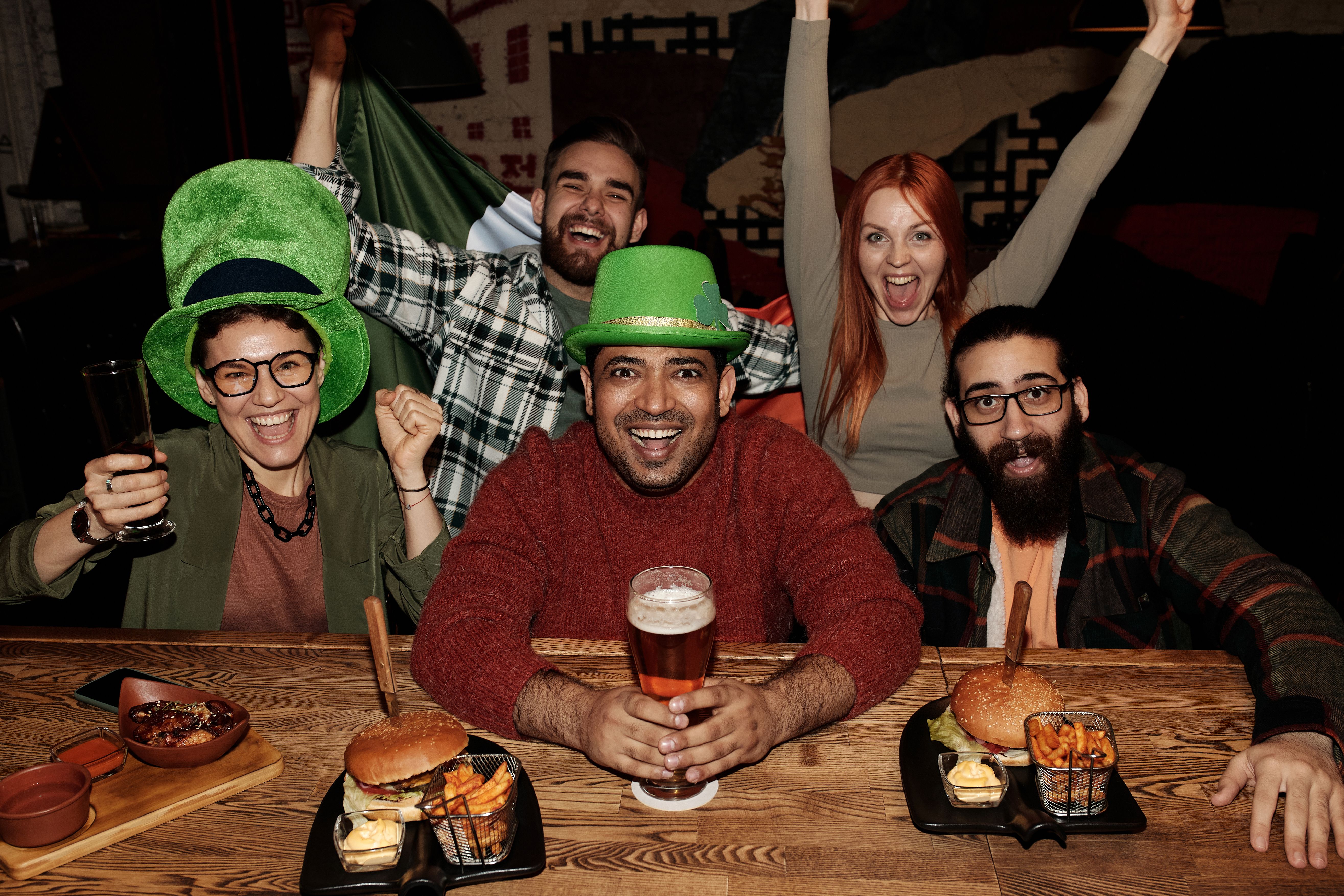 New Edina sports bar from Nolo’s owners bets on a summer opener — Photo by Darlene Alderson on Pexels