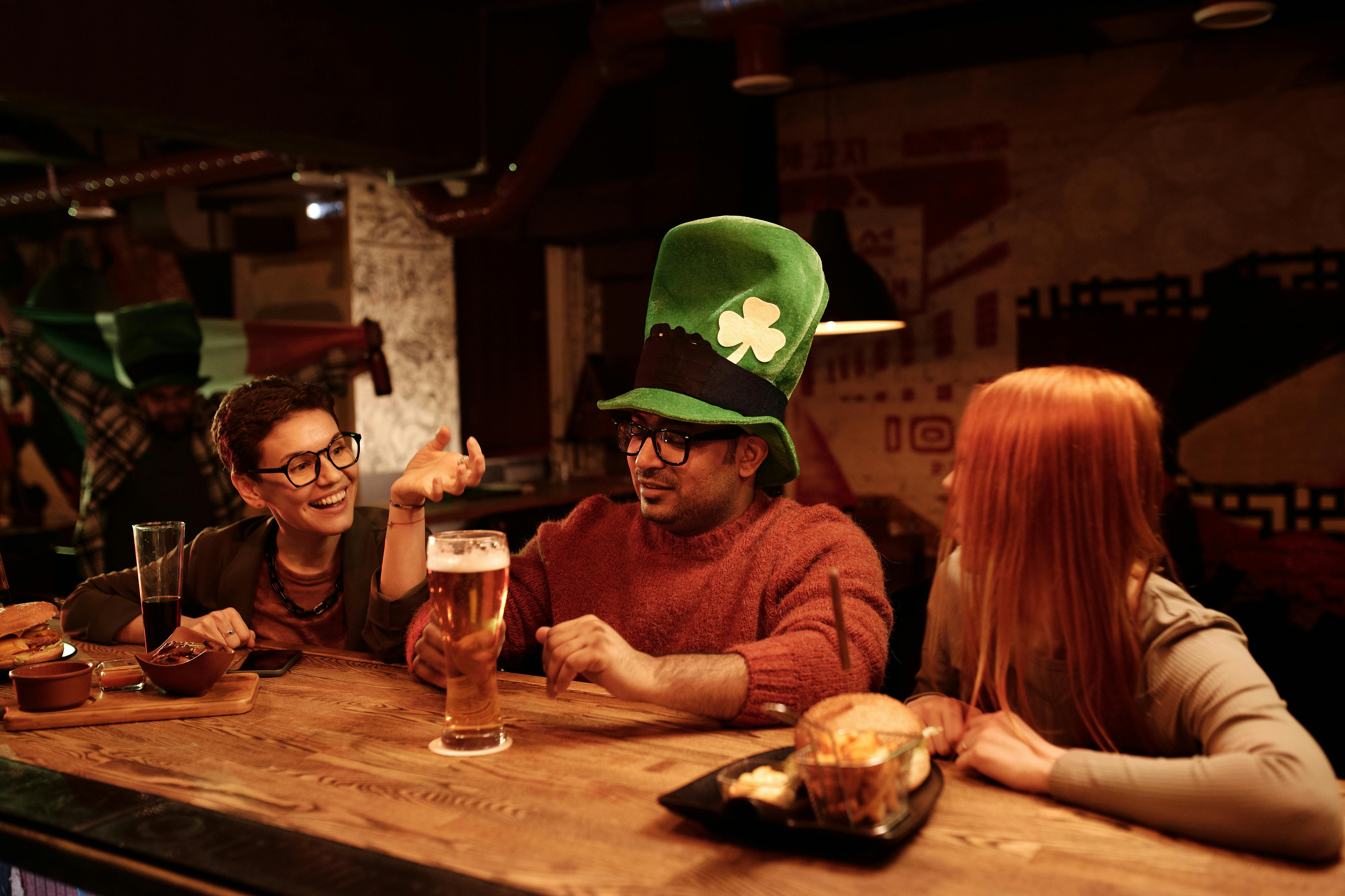 New Edina sports bar from Nolo’s owners bets on a summer opener — Photo by Darlene Alderson on Pexels
