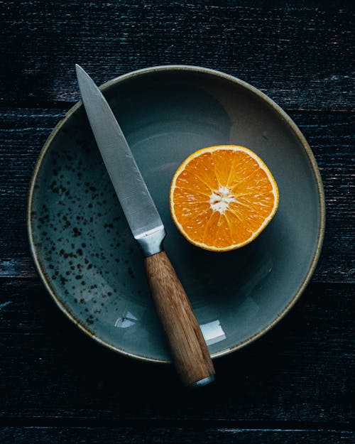 Fotobanka s bezplatnými fotkami na tému citrus, nakrájaný (na plátky), nôž