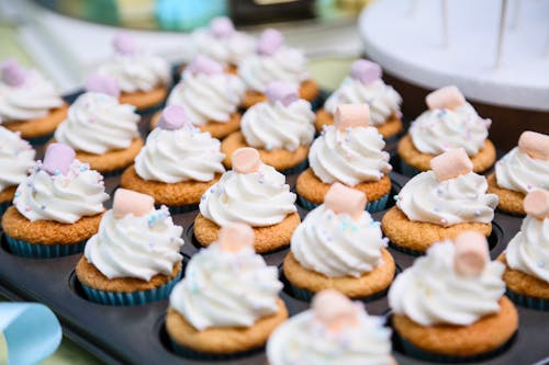 Gratis stockfoto met cupcakejes, cupcakes, detailopname