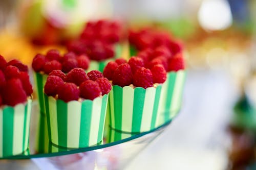 Photos gratuites de baie, framboises, panier