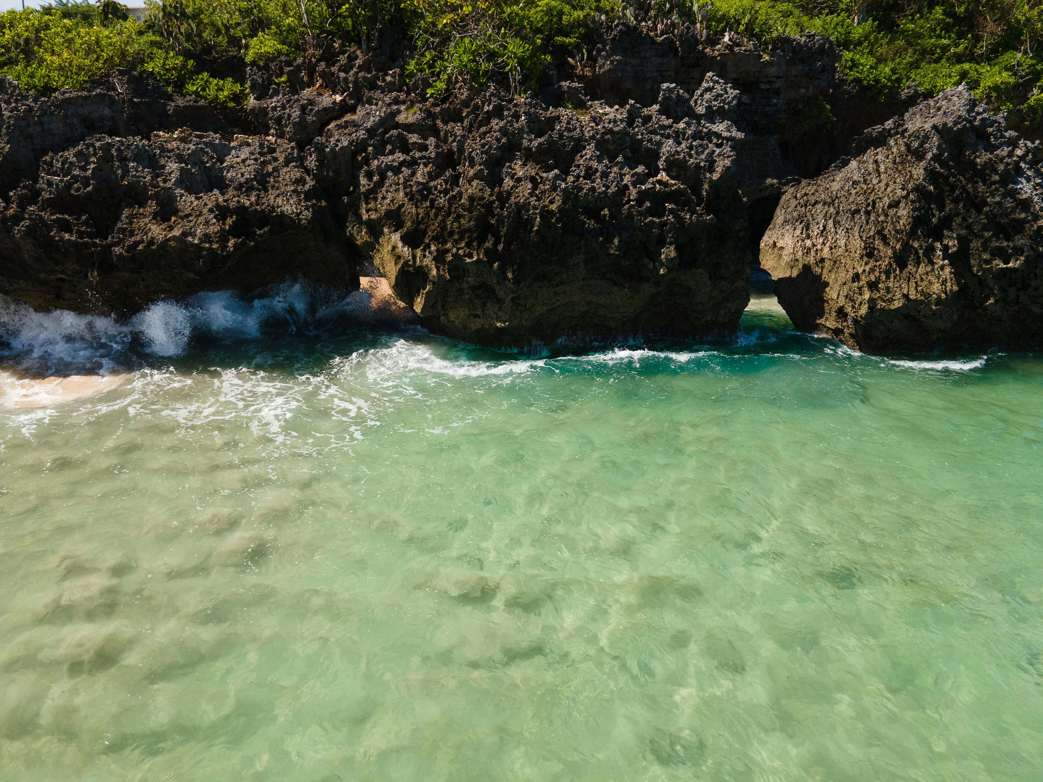 Strand in Vanuatu mit türkisfarbenem Wasser
