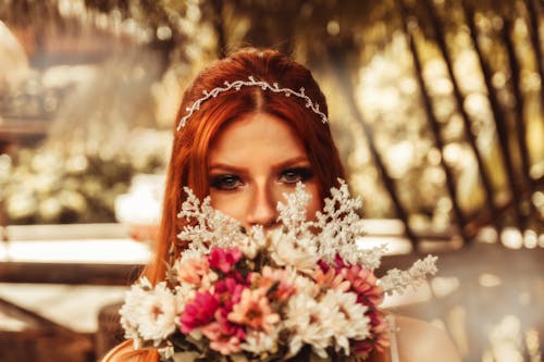 一束鲜花, 女人, 婚禮 的 免费素材图片