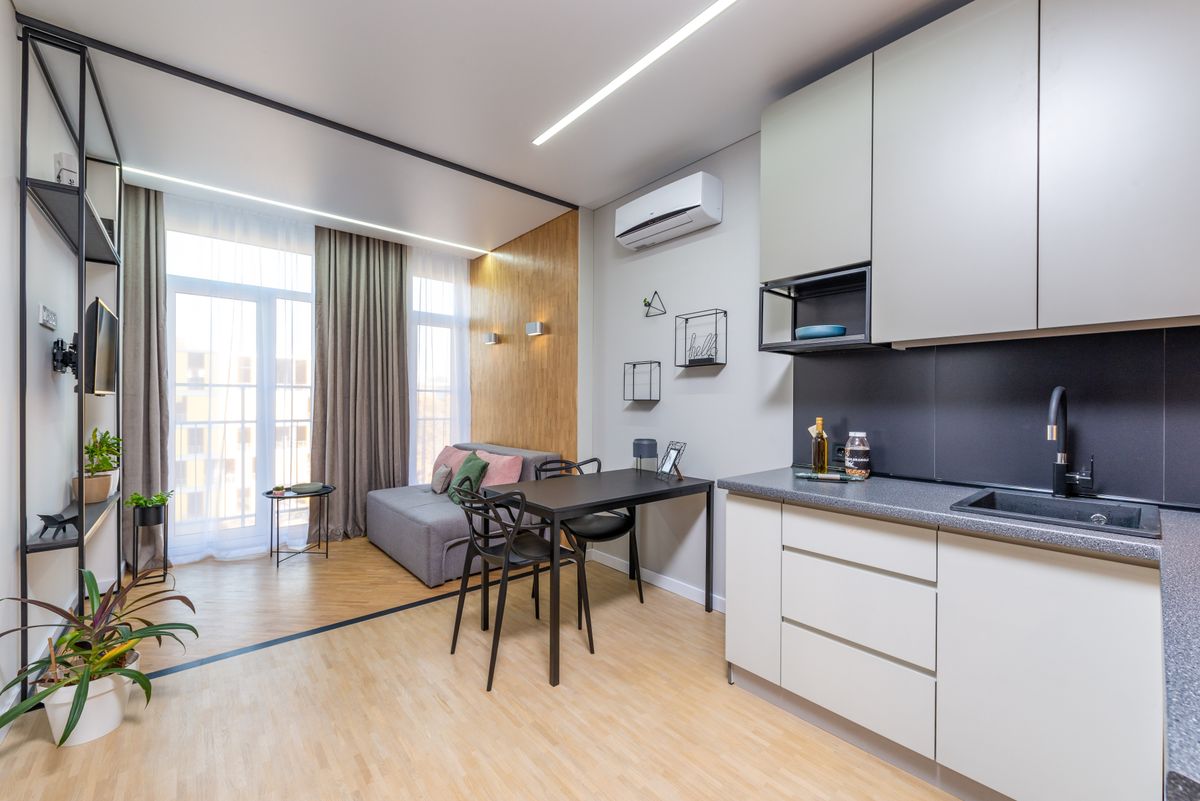 flat moves in Imperial Wharf — Flat Moves in Imperial Wharf — the working end of the job